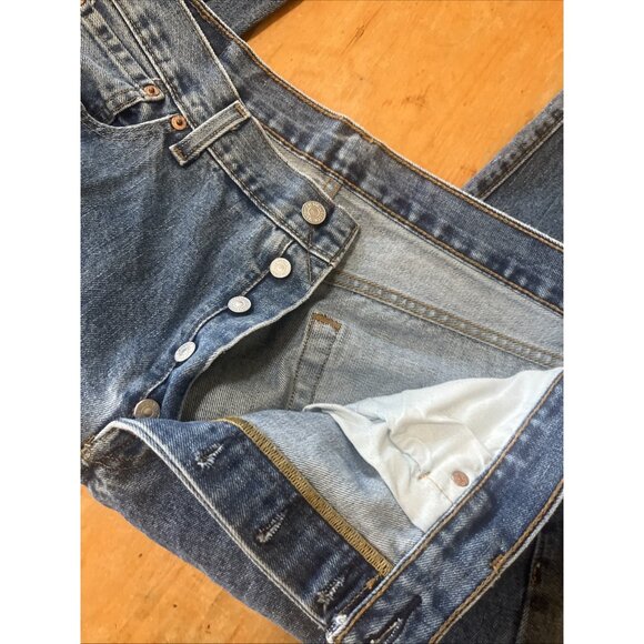 Levis 501 Jeans Mens 35x34 Blue Light Wash Work Wear Straight Leg Cotton Denim - Picture 3 of 9